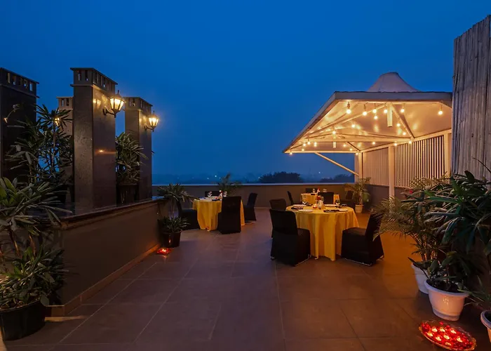 Hotel Saket 27